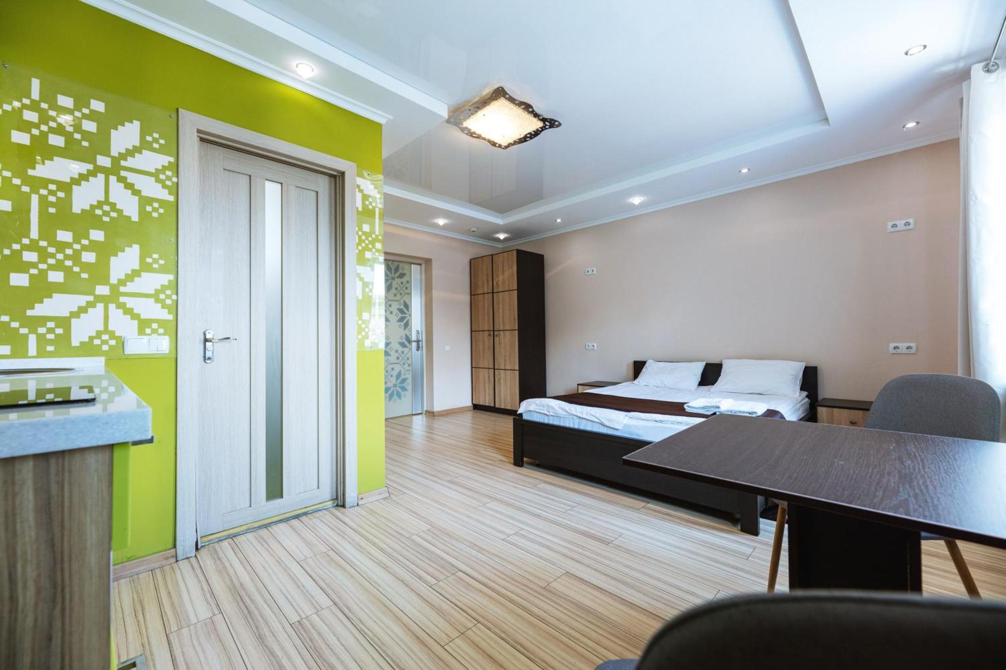 Guest House "Vladimirskaya 42" Kyiv Exterior photo
