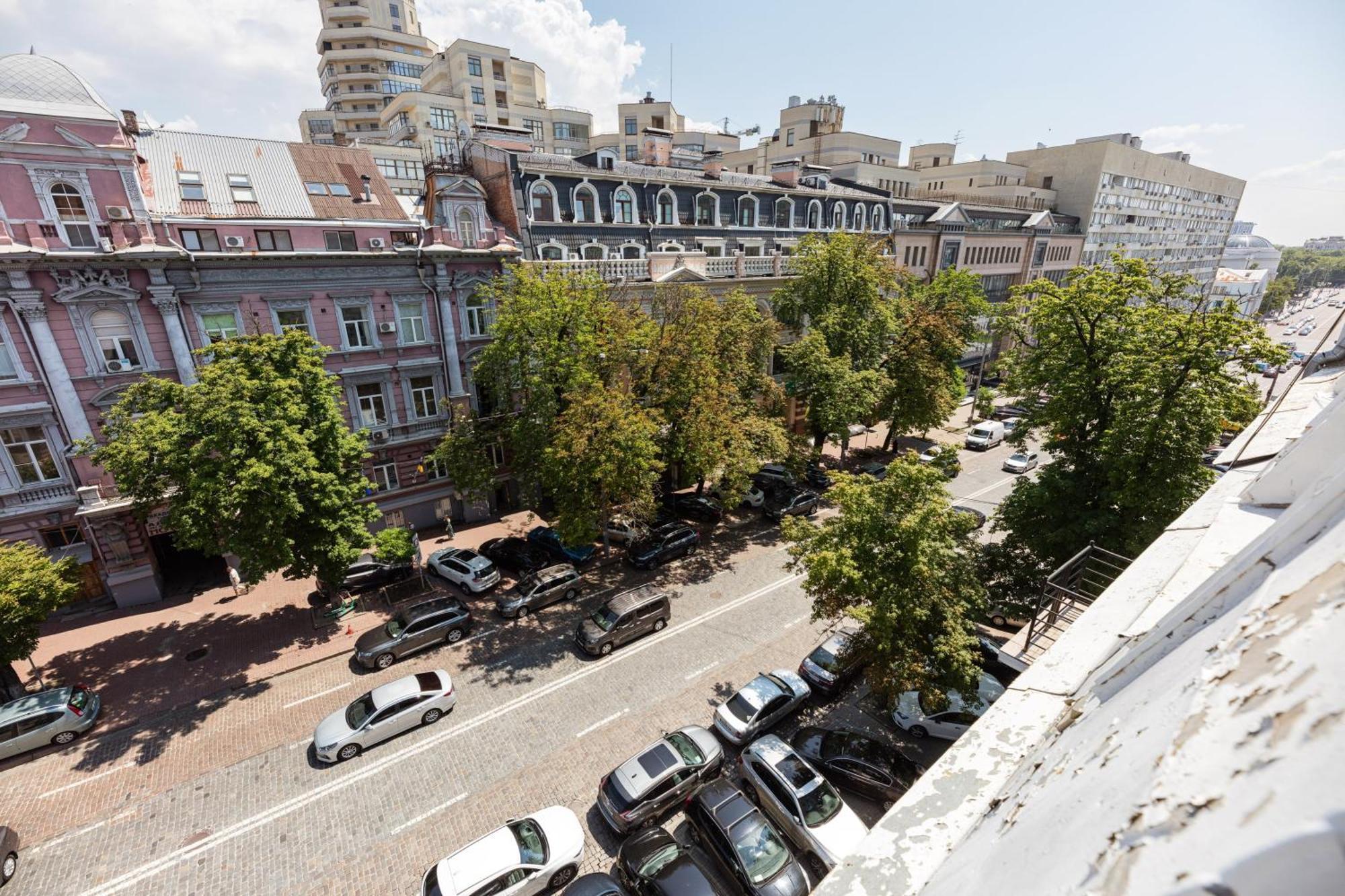 Guest House "Vladimirskaya 42" Kyiv Exterior photo