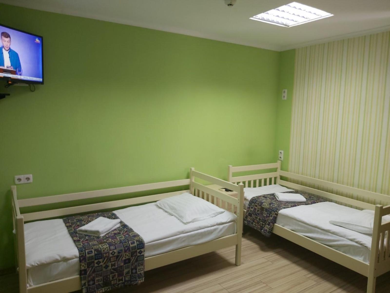 Guest House "Vladimirskaya 42" Kyiv Exterior photo