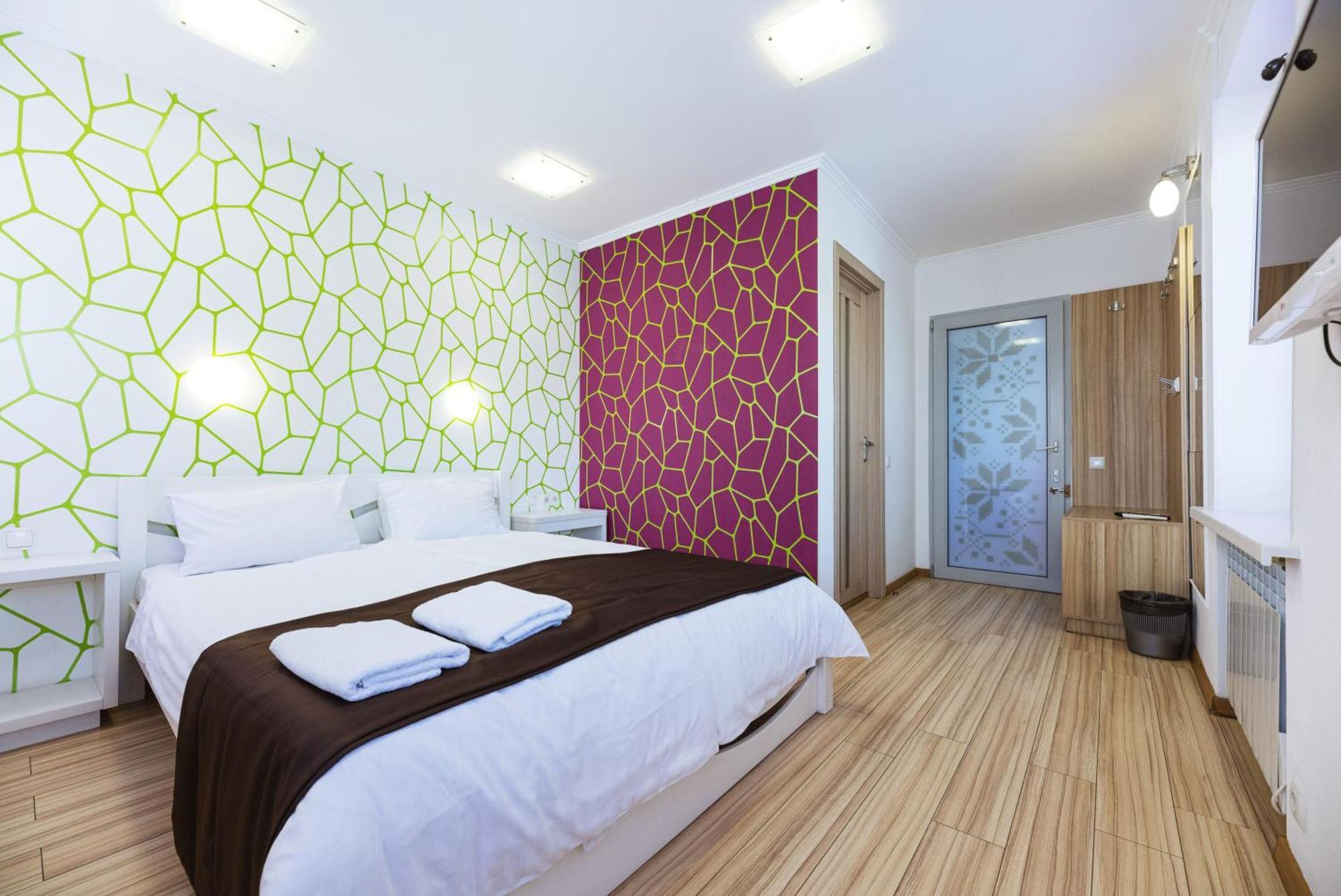 Guest House "Vladimirskaya 42" Kyiv Exterior photo