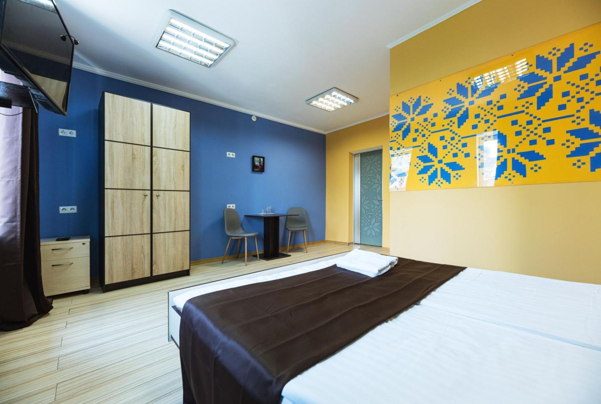 Guest House "Vladimirskaya 42" Kyiv Exterior photo
