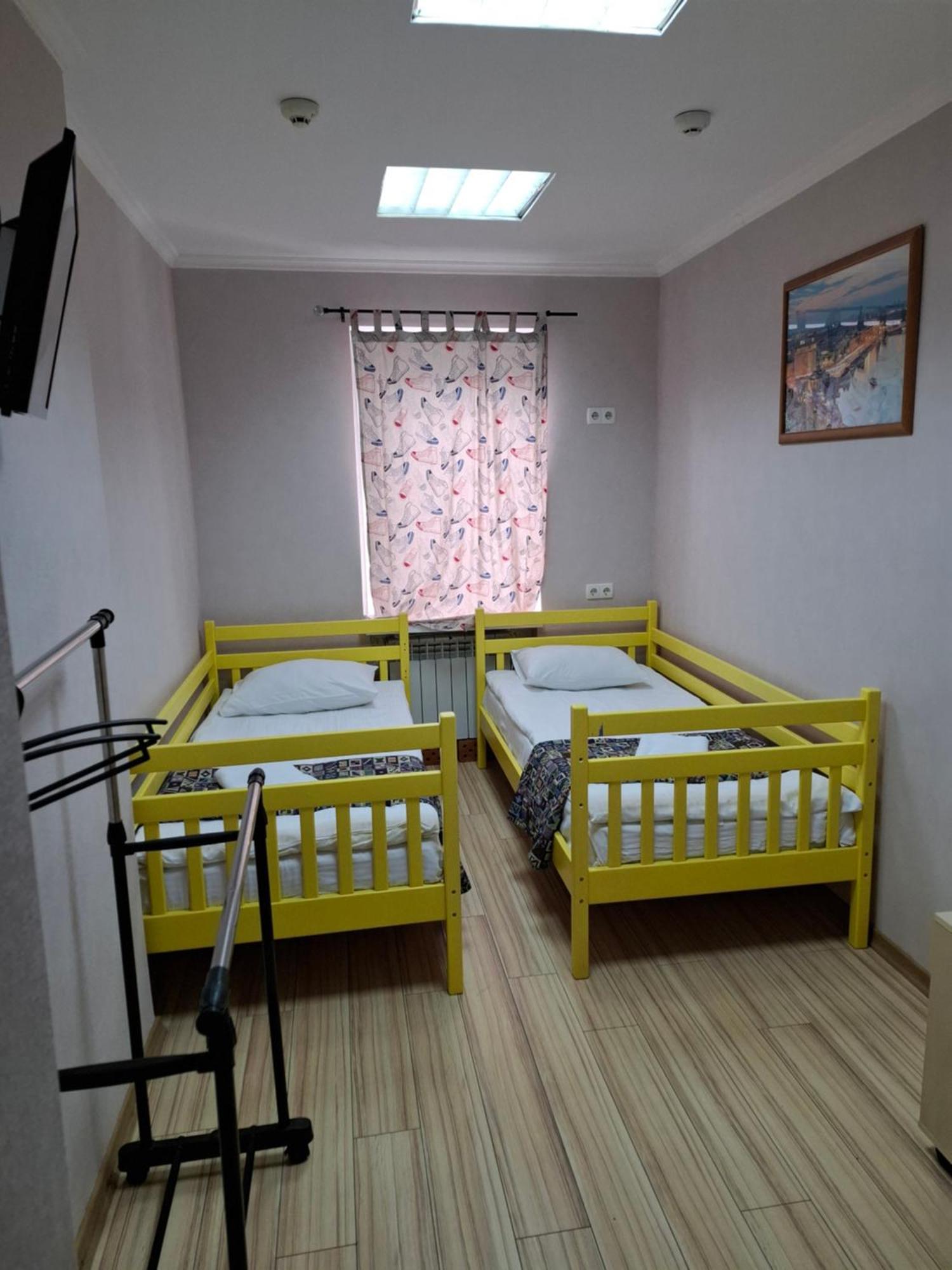 Guest House "Vladimirskaya 42" Kyiv Exterior photo