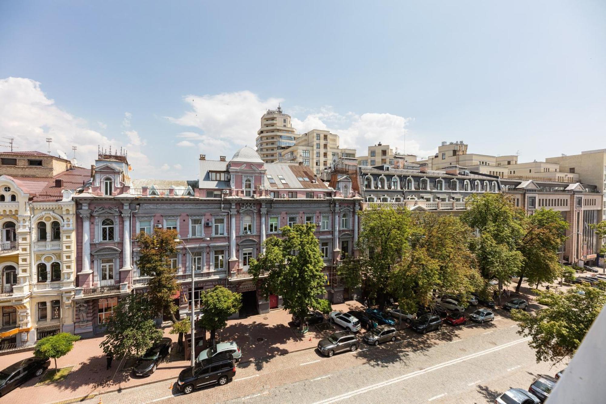 Guest House "Vladimirskaya 42" Kyiv Exterior photo